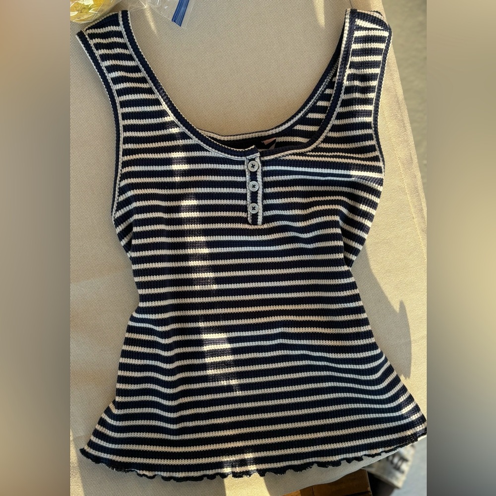 STRIPED BLUE TANK SIZE:L CONDITION: 10/10